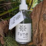 Contact Frankincense Fynemist in tree trunk